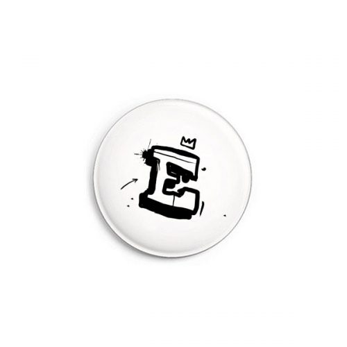 Buchstabe E Graffiti Button von Daniel Bandholtz